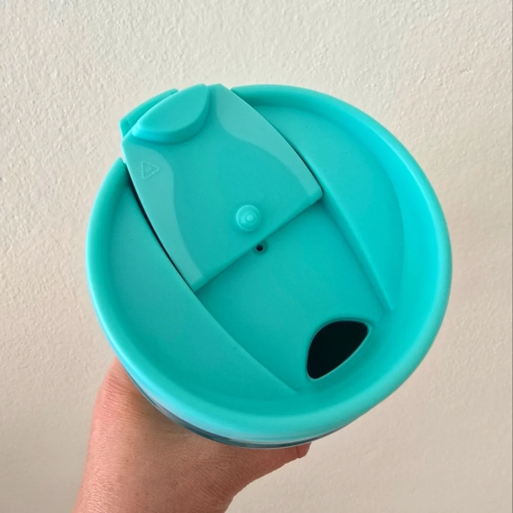NWT Starbucks 2025 LATAM Summer BY Pool Cold Cup Tumbler With Flip Lid, 20 Oz